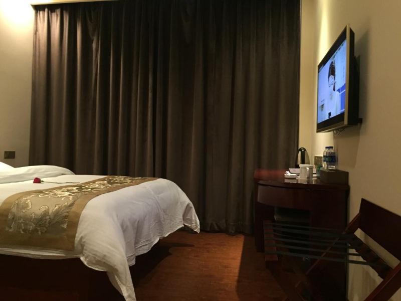 Greentree Inn Henan Hebi Hengshan Road Business Hotel Exterior foto